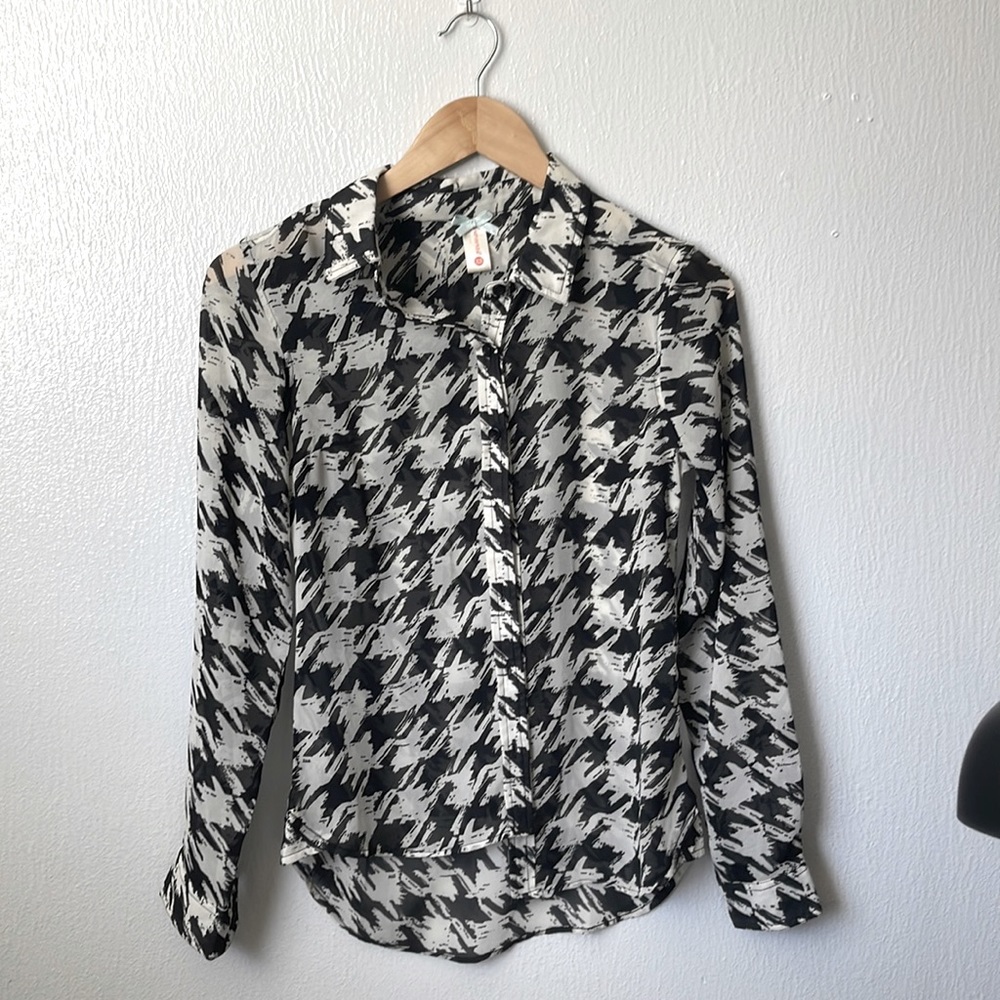 DownEast Patterned Button Up